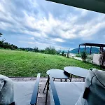 Loft With Garden View And Garage شقة *