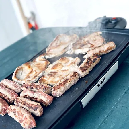 Loft With Garden View And Garage דירה