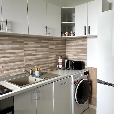 Loft With Garden View And Garage דירה