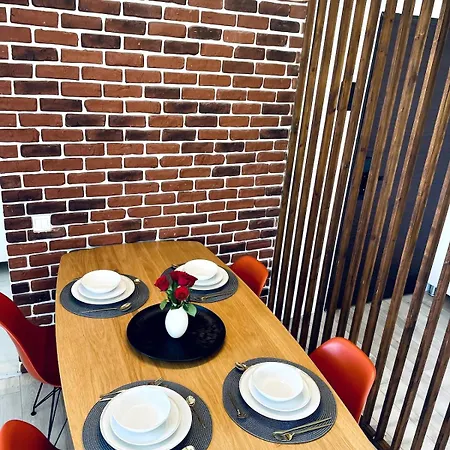 Loft With Garden View And Garage Apartman Brassó