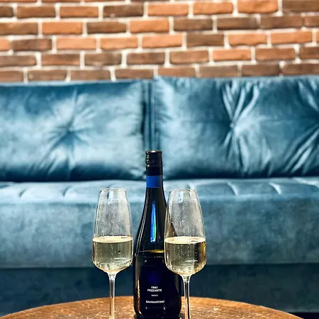 דירה Loft With Garden View And Garage *