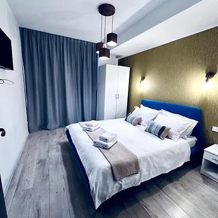 Loft With Garden View And Garage Apartman