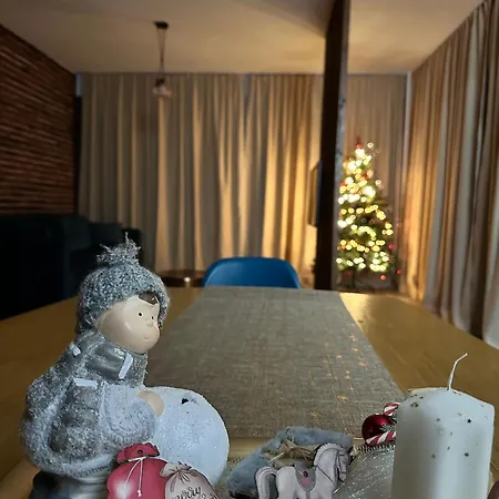 Loft With Garden View And Garage דירה