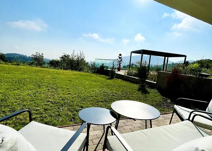 Loft With Garden View And Garage Apartment *