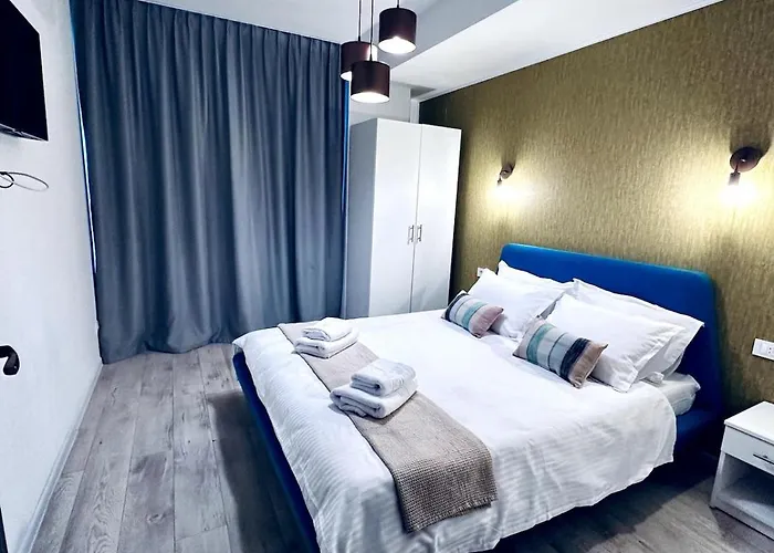 Loft With Garden View And Garage Apartment